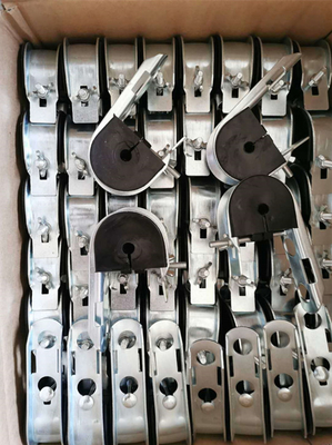 Material de inserção de neoprene protegido contra UV Grampos de suspensão de aço galvanizado para cabo ADSS