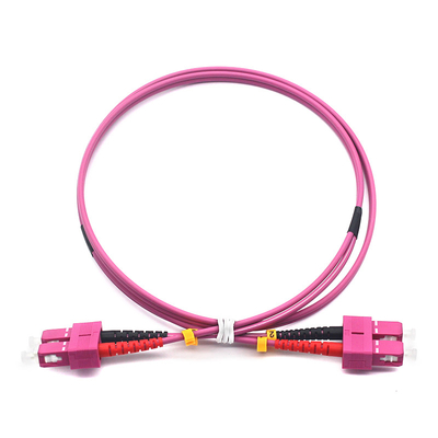 Cordão de parche de fibra óptica de alto desempenho OM4 MM SC PC para SC PC para transmissão de dados sem conexões