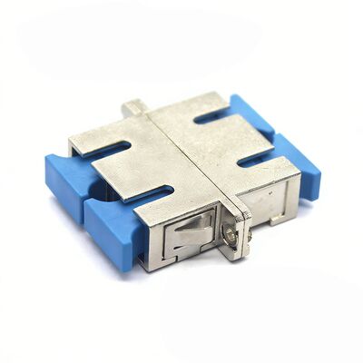 Adaptador de Fibra Óptica Duplex SC UPC FTTH com Perda de Inserção de 0.2dB em Caixa Metálica com Flange e Durabilidade de 500 Ciclos